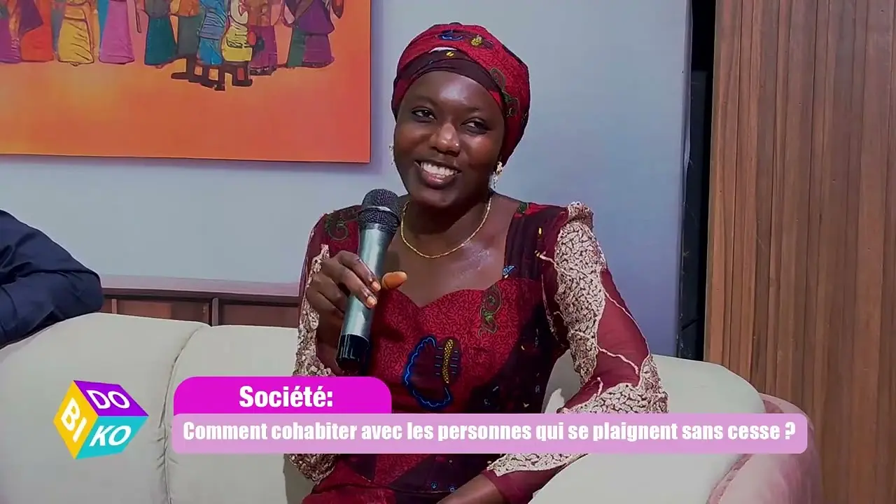 BIKODO ÉVOQUE LA COHABITATION AVEC DES PERSONNES QUI SE PLAIGNENT SANS CESSE