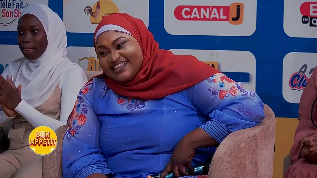 BON  APPETIT AVEC UNE CHANTEUSE DE CHANT RELIGIEUX