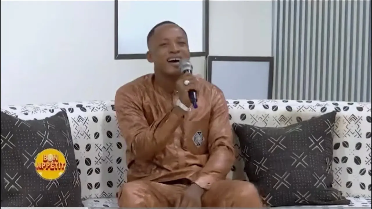 BON APPETIT AVEC UN ANCIEN RAPPEUR DEVENU ARTISTE MANDINGUE