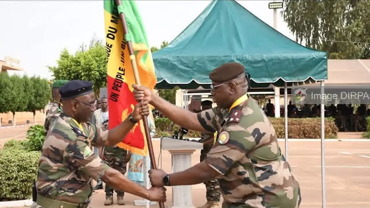 REGARDS CROISÉS DÉCORTIQUE LA NOMINATION D’ELISEE DAO AU POSTE DU CHEF D’ÉTAT DES ARMÉES