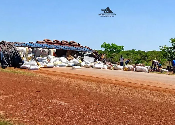 Bandiagara : 7 morts et 87 blessés dans le renversement d’un camion de réfugiés burkinabè