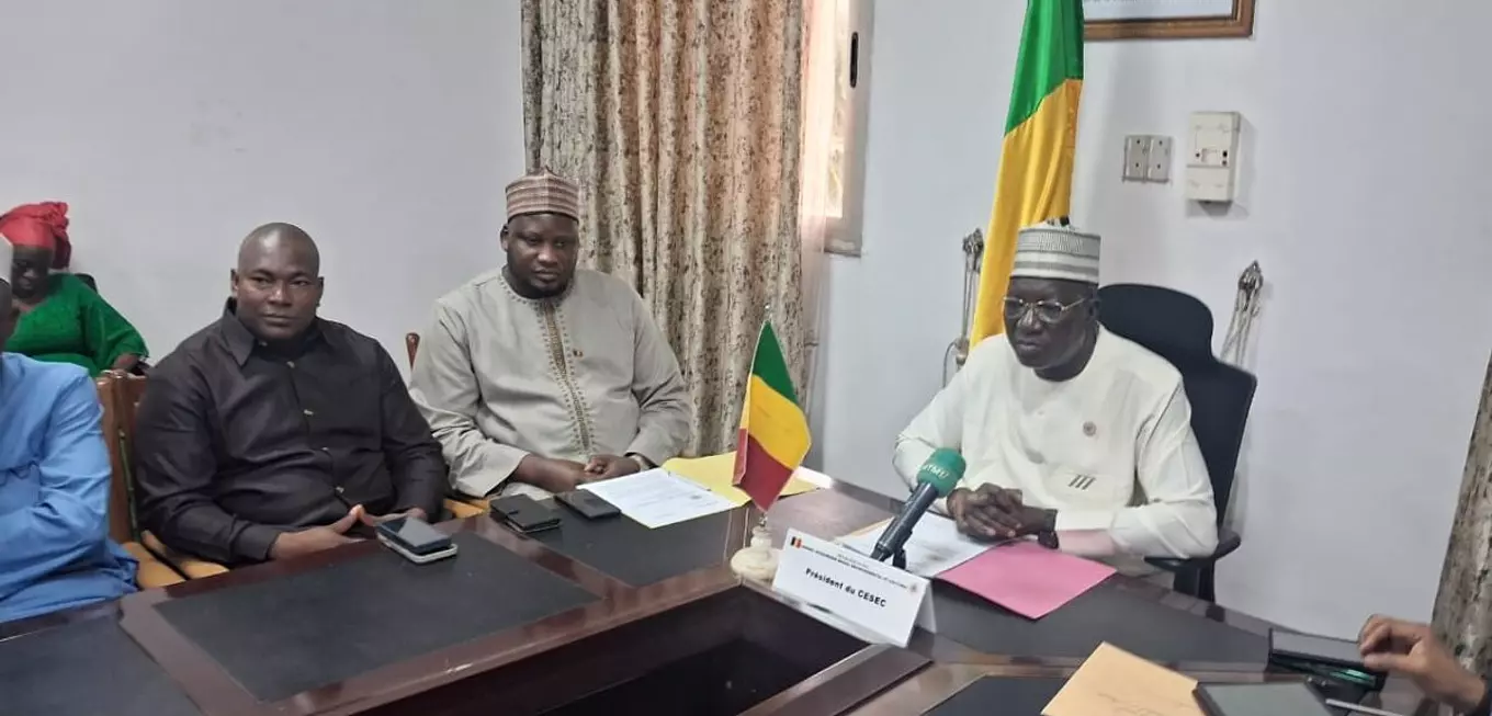 Le Secrétaire général du Comité syndical du CESEC à Yacouba KATILE : « En 5 ans, sous votre direction, le CESEC s’est fait distinguer au niveau national et international »