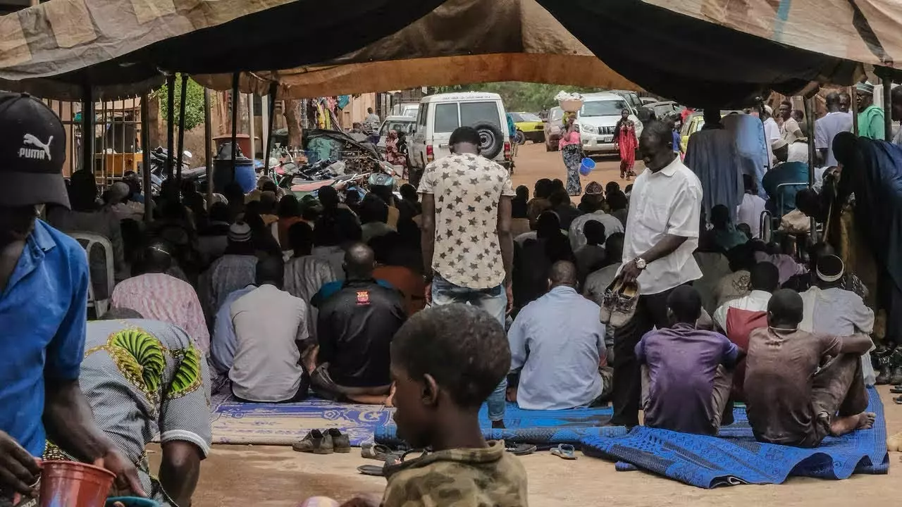 SOUNKALO NOORO S’INTÉRESSE AUX PERSONNES APTES À JEUNER