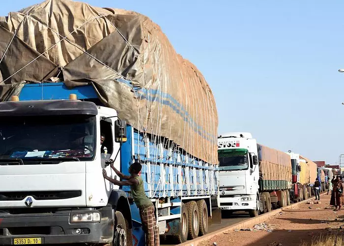 Facilitation des échanges commerciaux avec certains pays voisins : La Côte d’Ivoire suspend ses visas douaniers avec le Mali et le Burkina Faso
