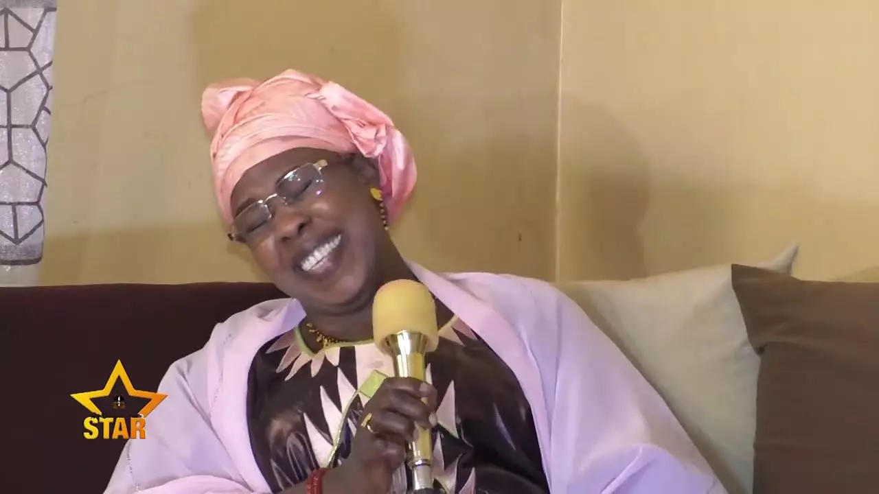 AU DOMICILE D’UNE STAR EST PARTIE À LA RENCONTRE DE