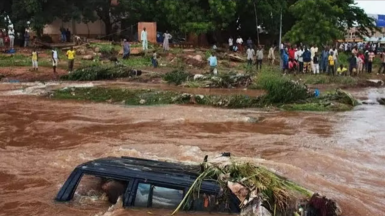 A QUI LA FAUTE ? ABORDE LES CAUSES DE L' INONDATION